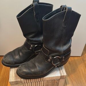 Vintage distressed black leather cowboy boots. Size 9